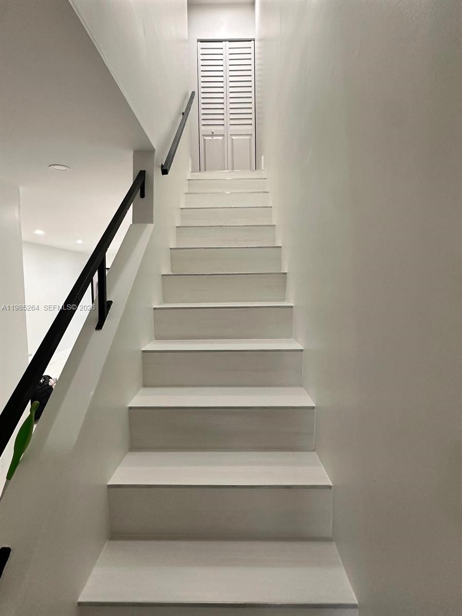 1901 NW S River Dr # 33C