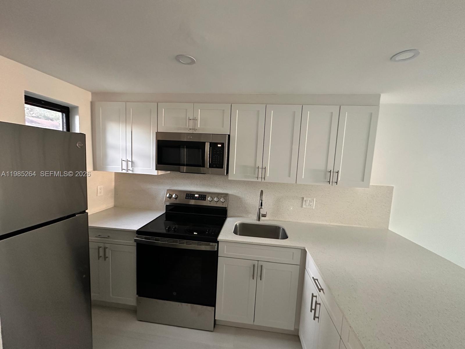 1901 NW S River Dr # 33C