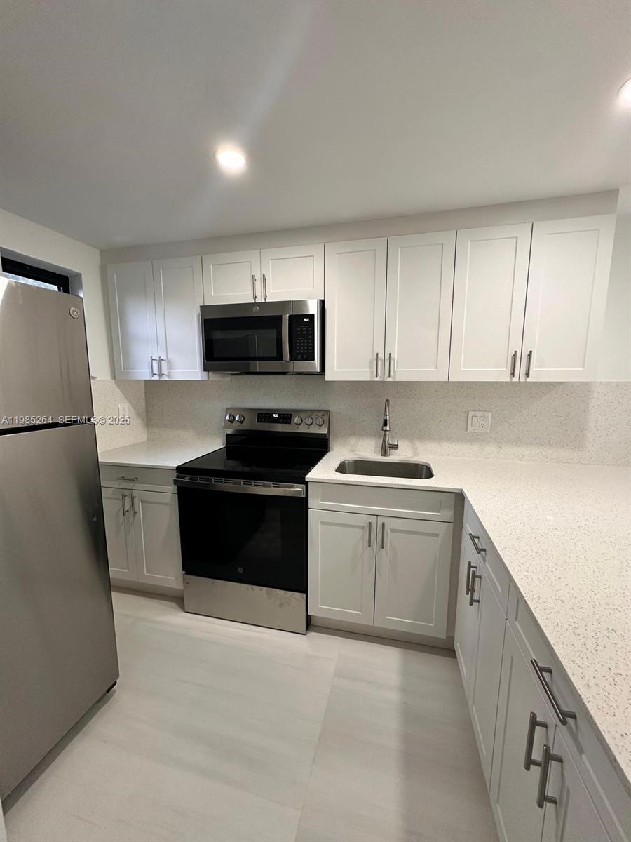 1901 NW S River Dr # 33C