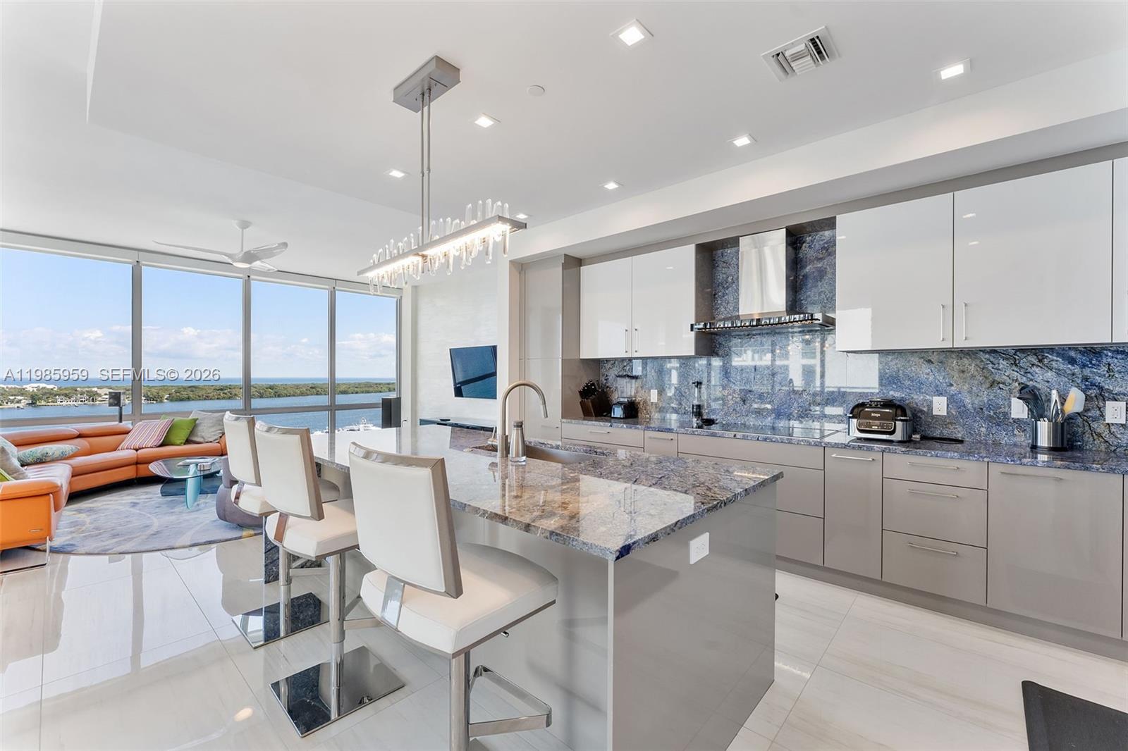 3 Water Club Way # 1401