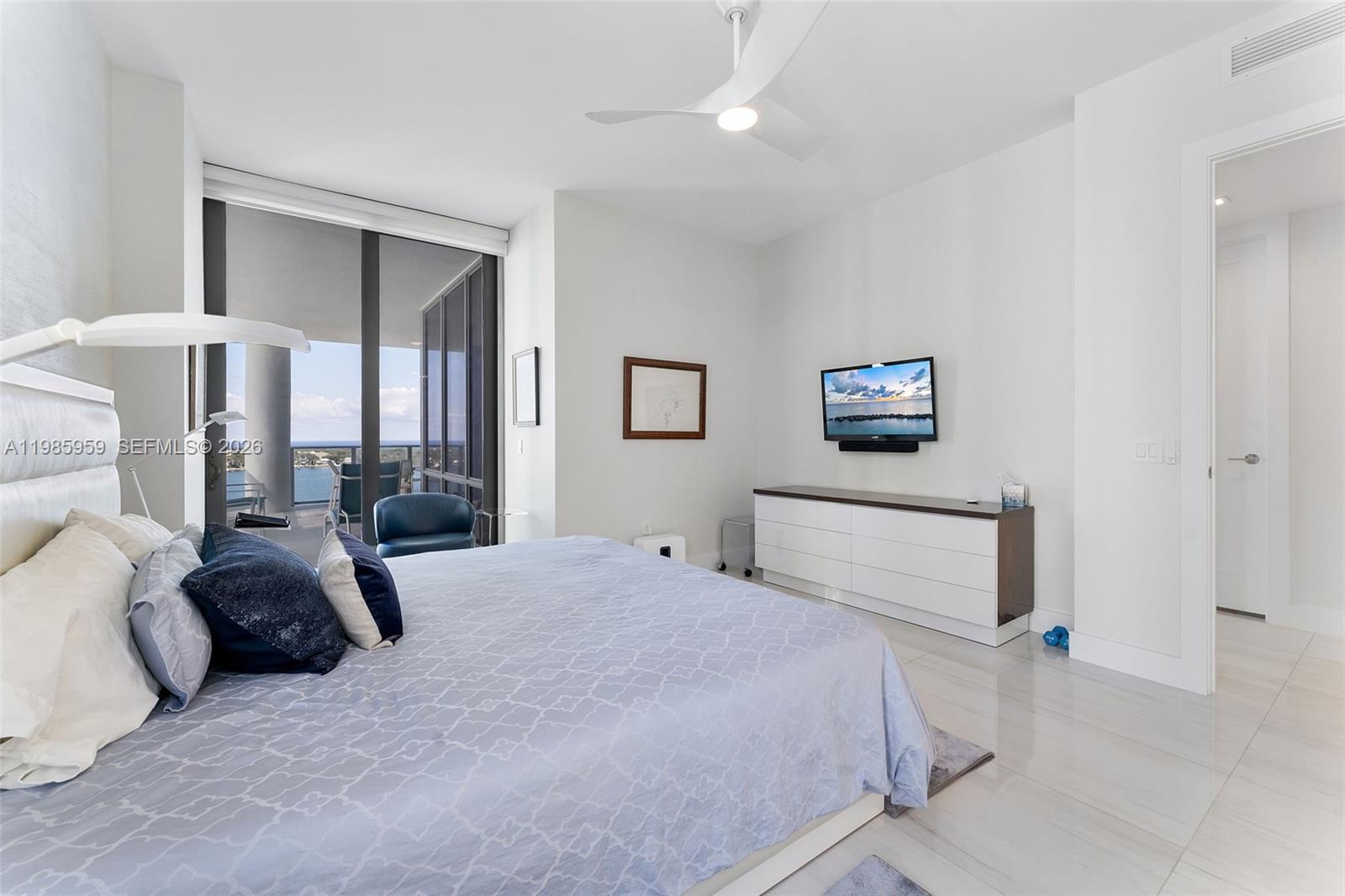 3 Water Club Way # 1401