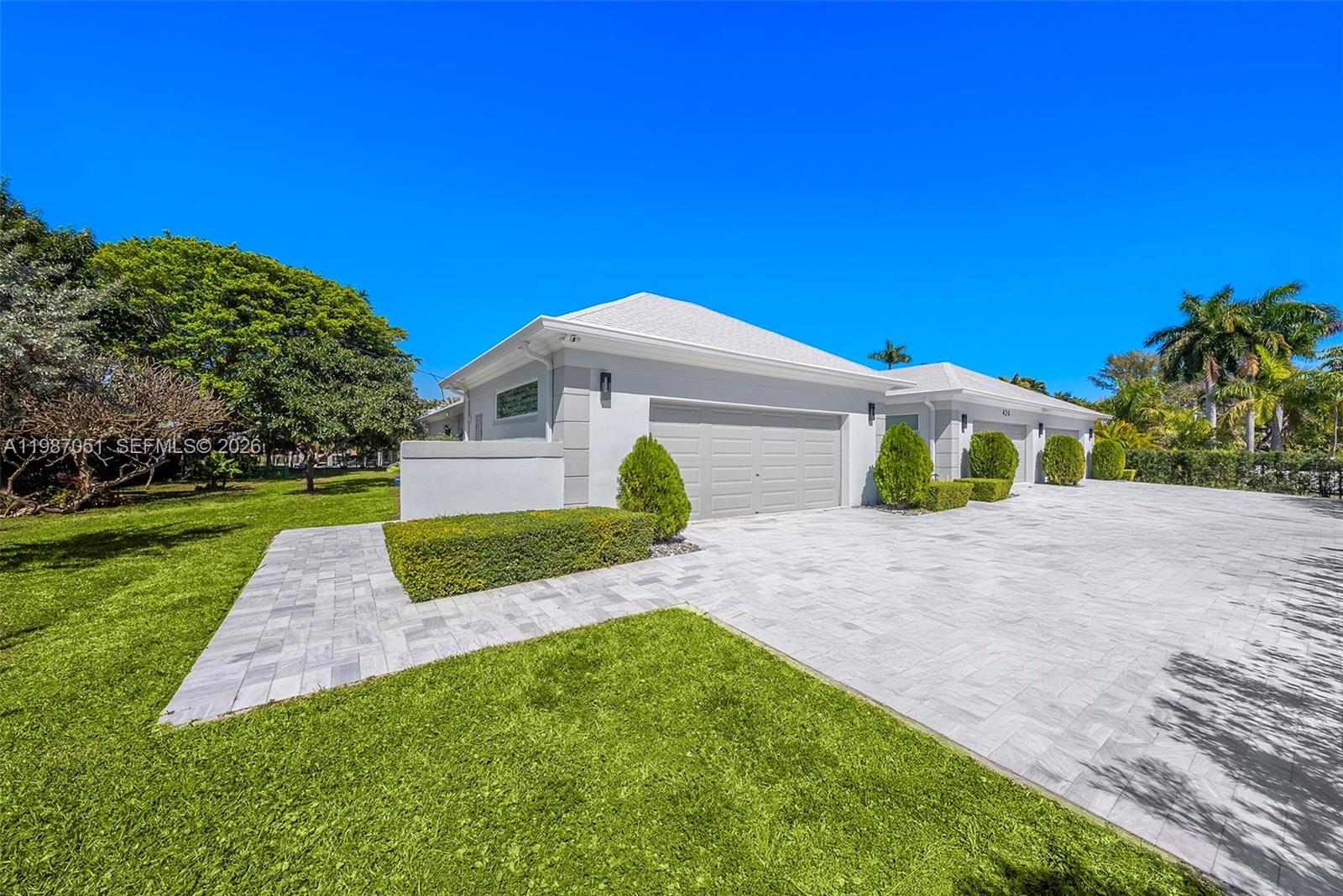 424 Alamanda Dr