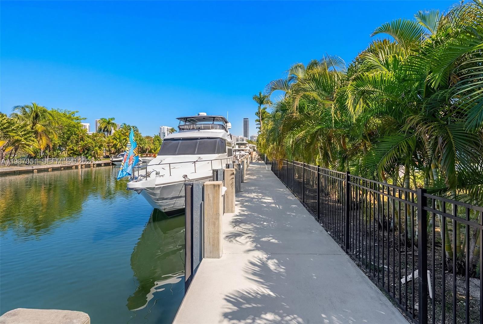 424 Alamanda Dr