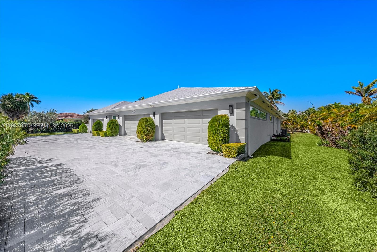 424 Alamanda Dr