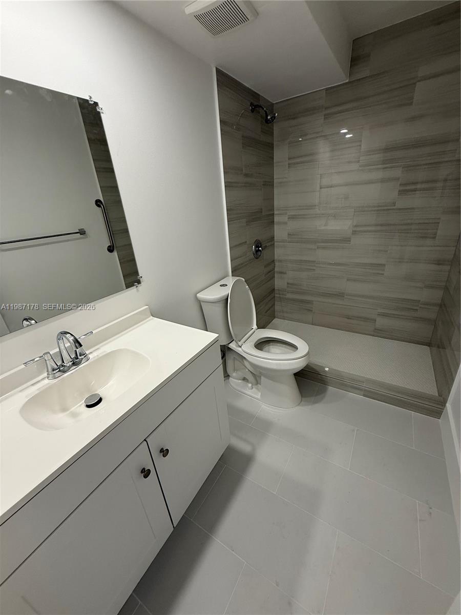 8261 SW 128th St # 118