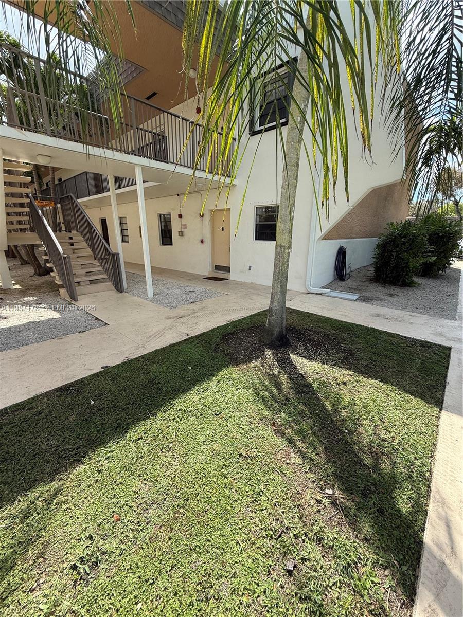 8261 SW 128th St # 118