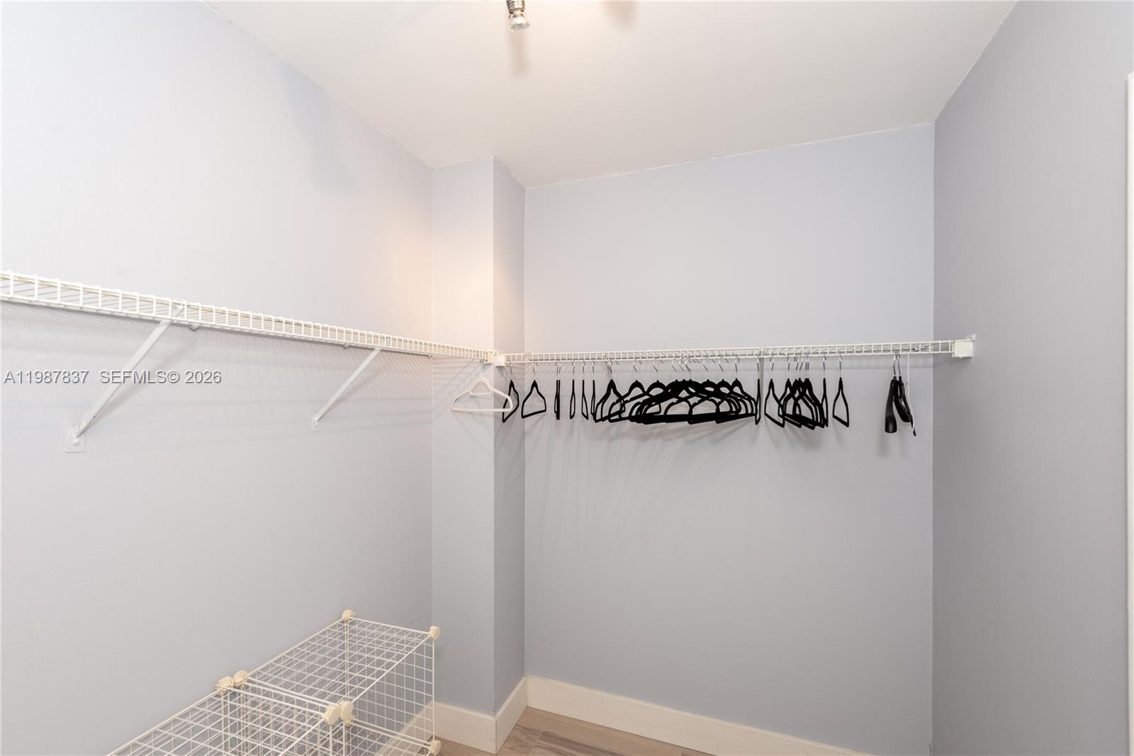 2301 Collins Ave # 1009