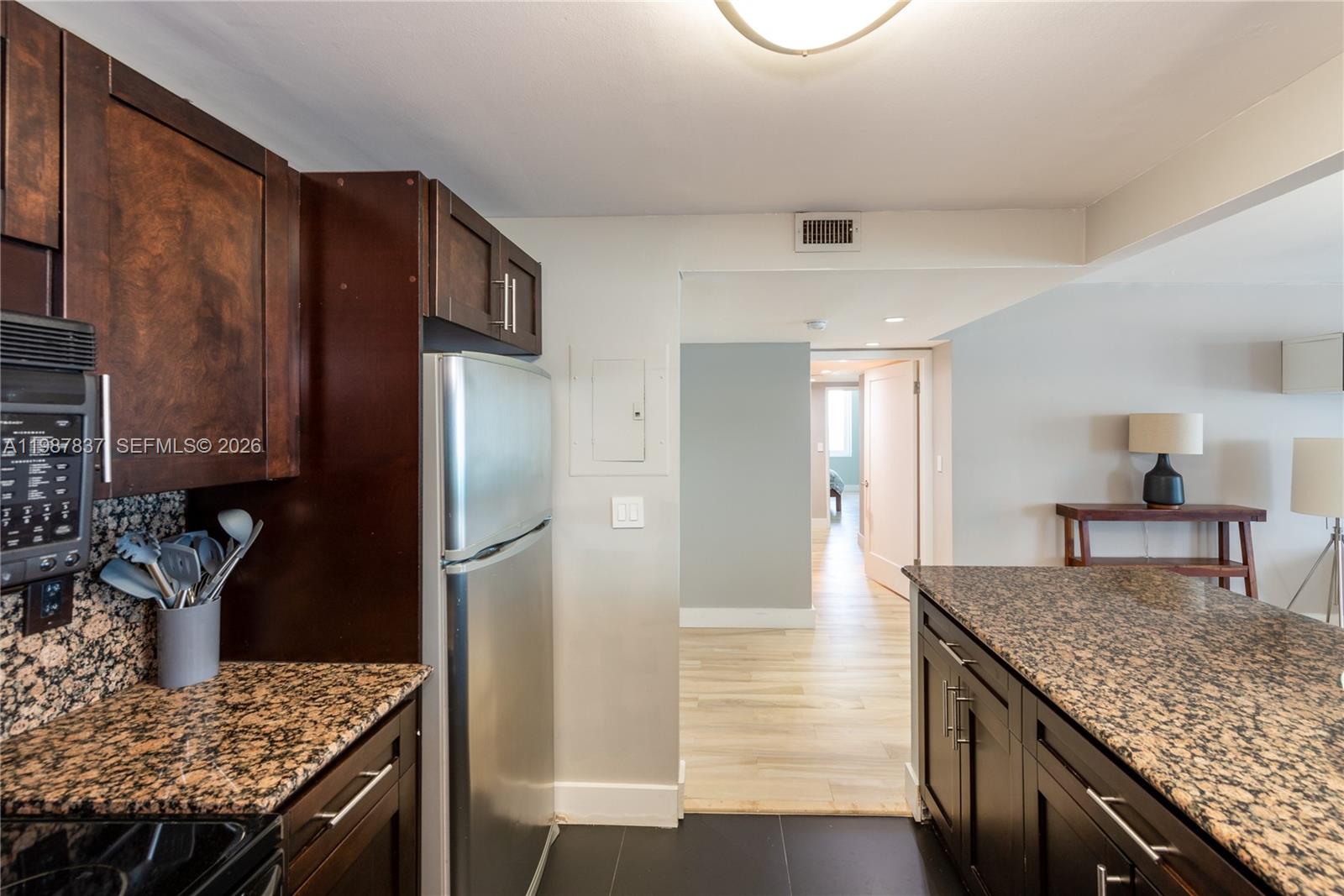 2301 Collins Ave # 1009