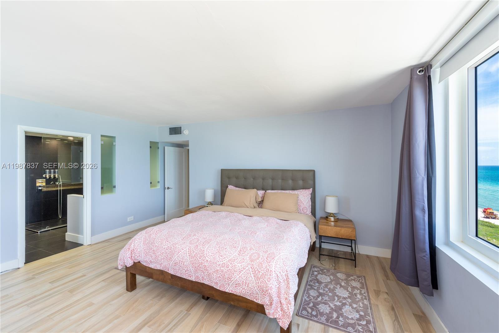 2301 Collins Ave # 1009