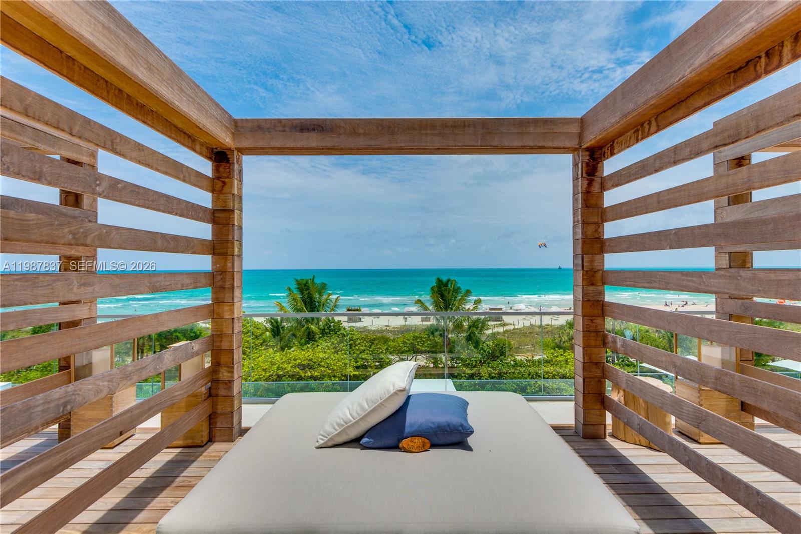 2301 Collins Ave # 1009