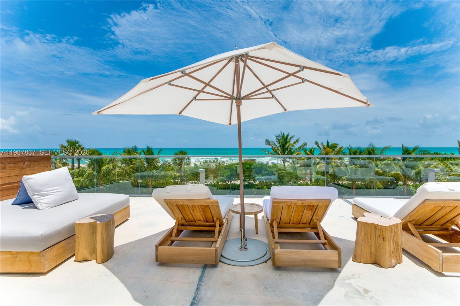 2301 Collins Ave # 1009