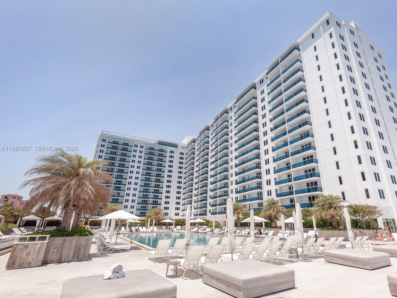 2301 Collins Ave # 1009