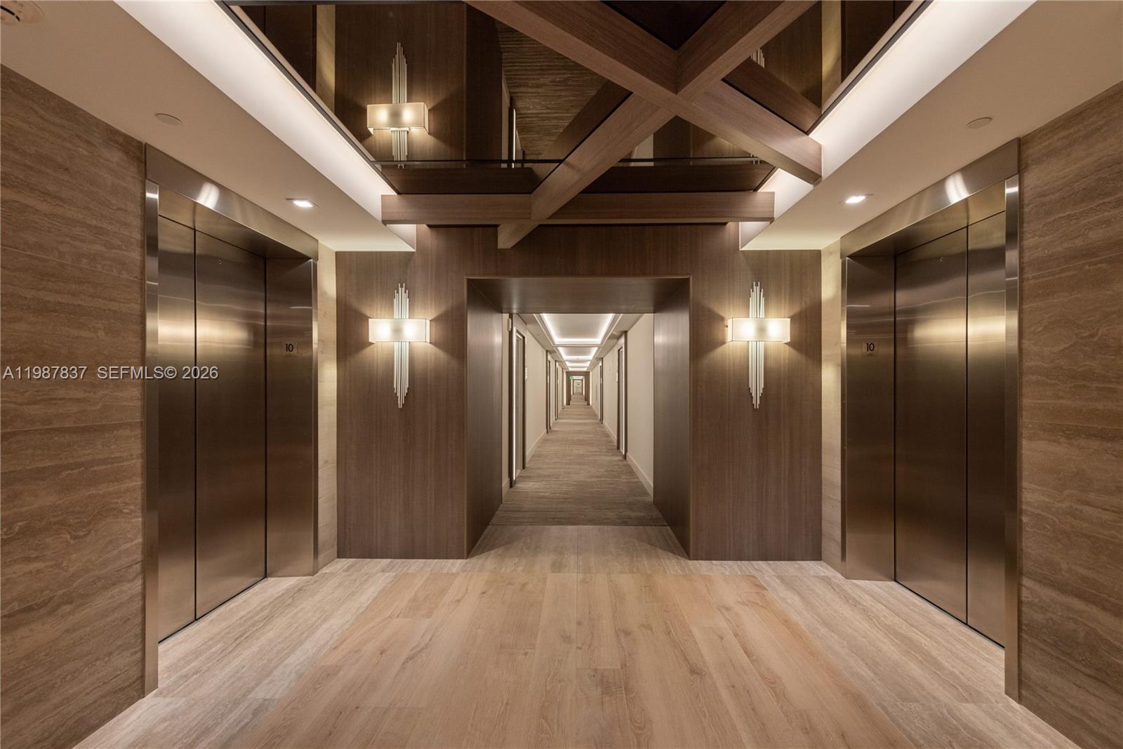 2301 Collins Ave # 1009