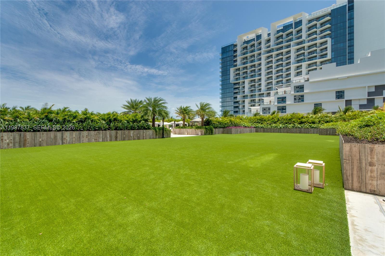 2301 Collins Ave # 1009
