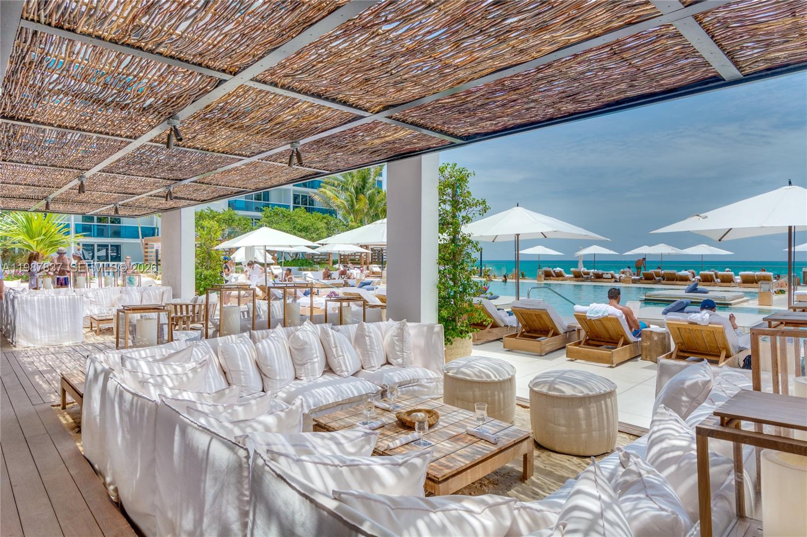 2301 Collins Ave # 1009