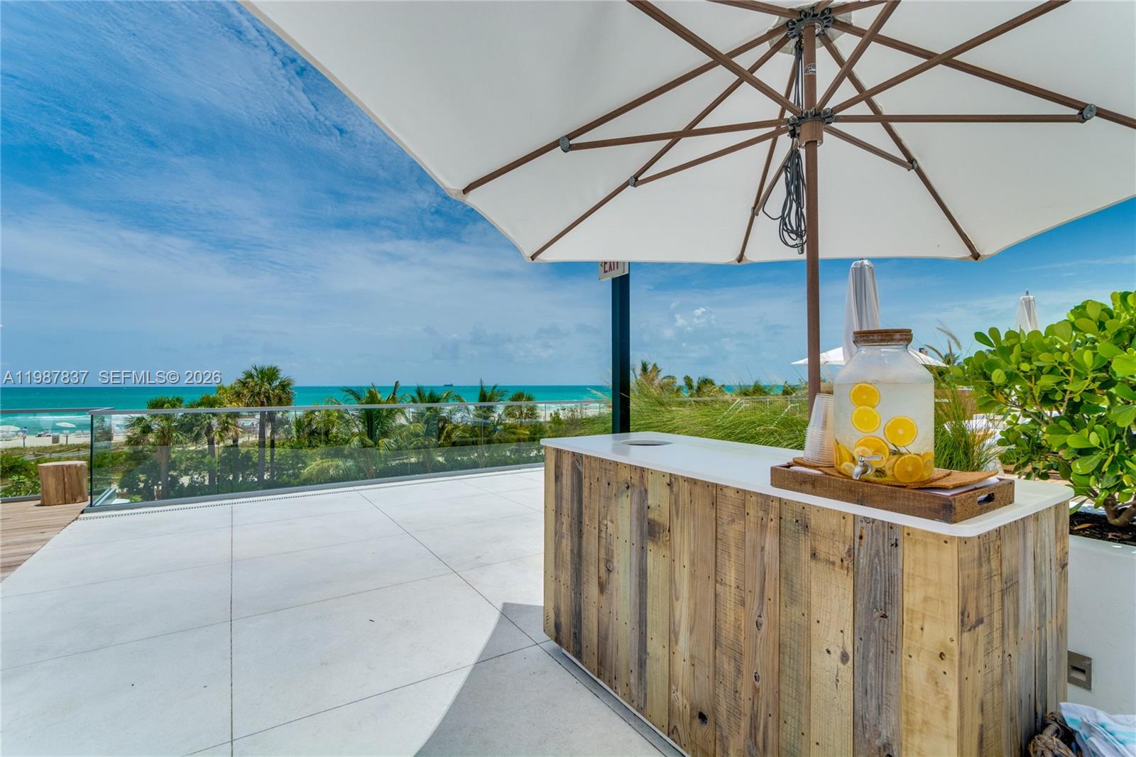 2301 Collins Ave # 1009