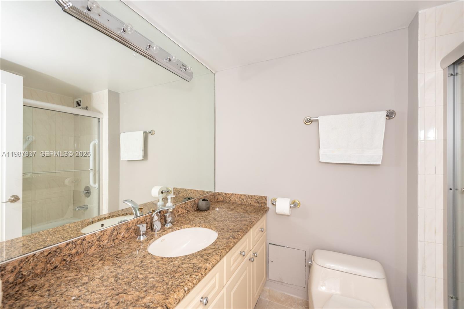 2301 Collins Ave # 1009