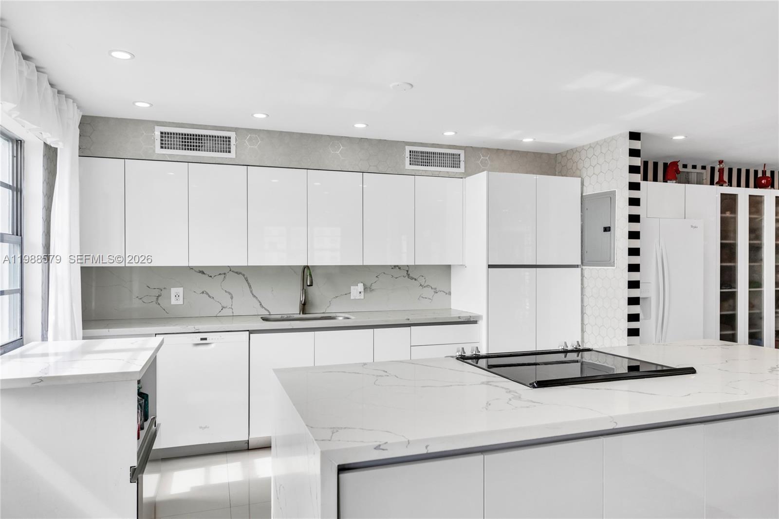 2801 NE 183rd St # 1516W