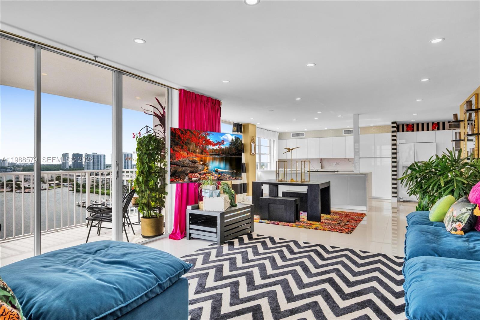 2801 NE 183rd St # 1516W