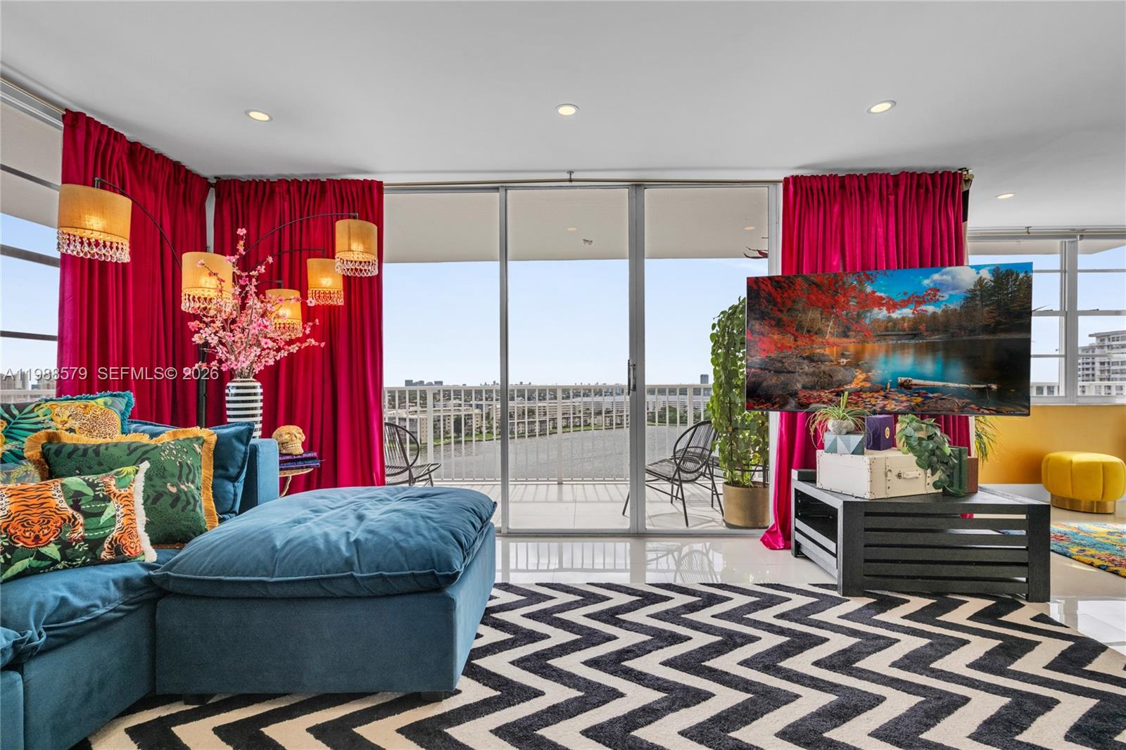 2801 NE 183rd St # 1516W