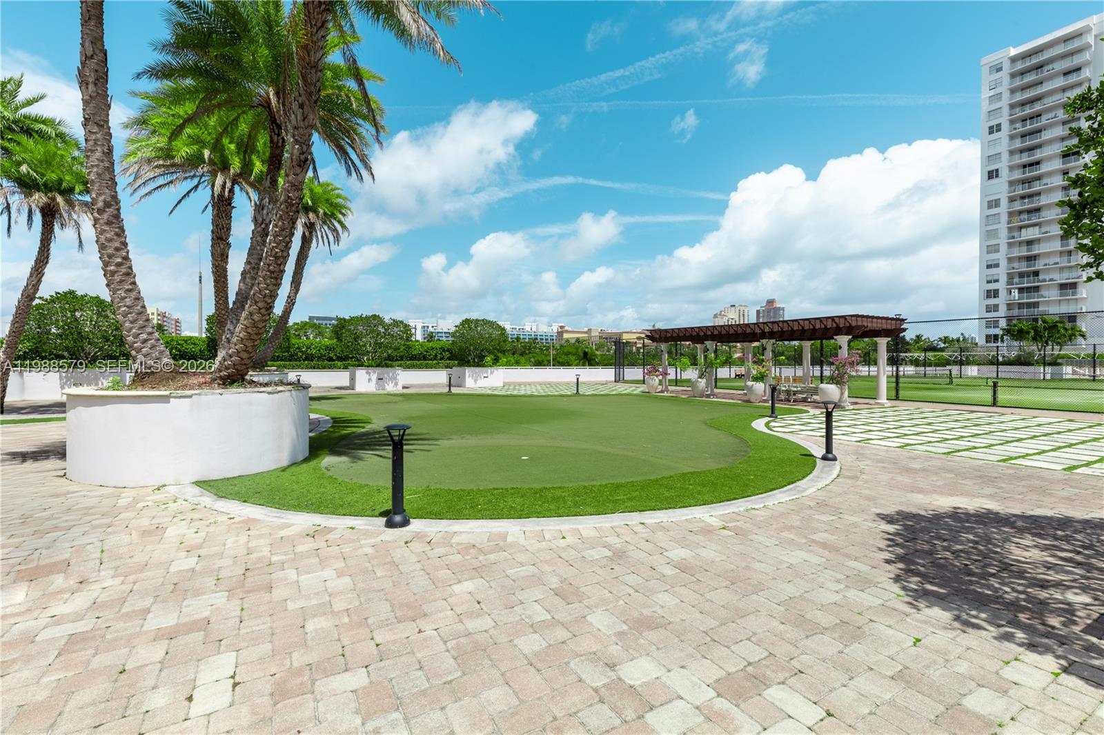 2801 NE 183rd St # 1516W