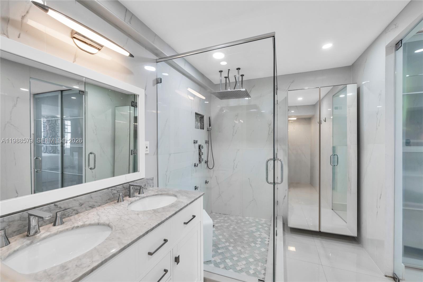 2801 NE 183rd St # 1516W