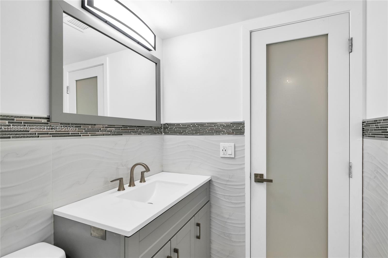 2801 NE 183rd St # 1516W