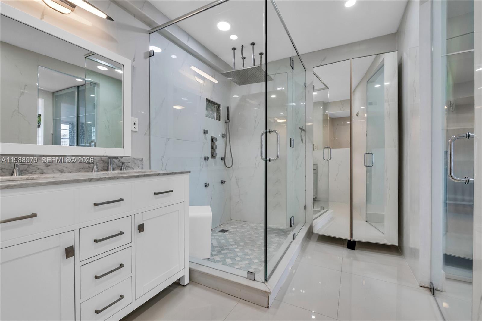 2801 NE 183rd St # 1516W