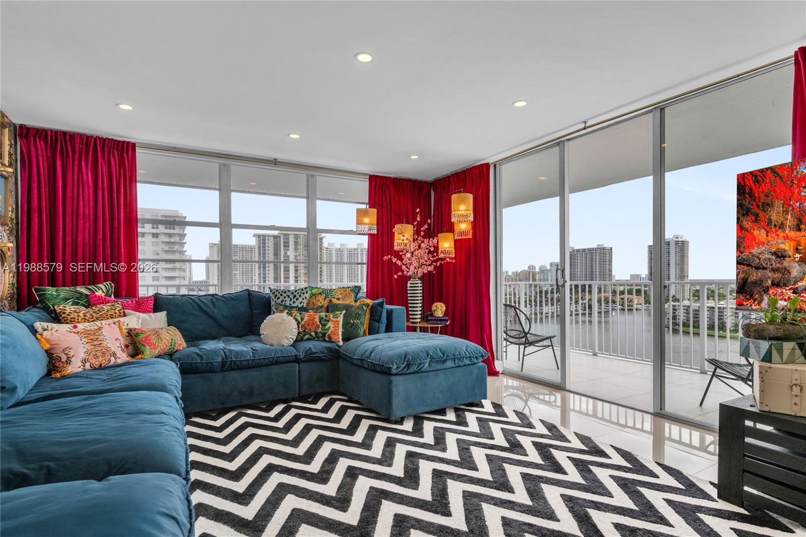 2801 NE 183rd St # 1516W