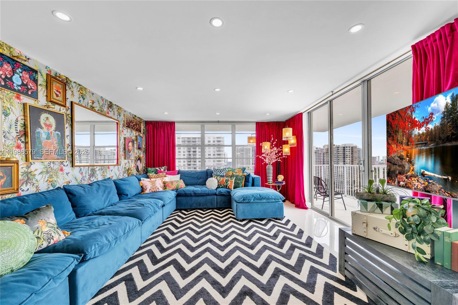 2801 NE 183rd St # 1516W