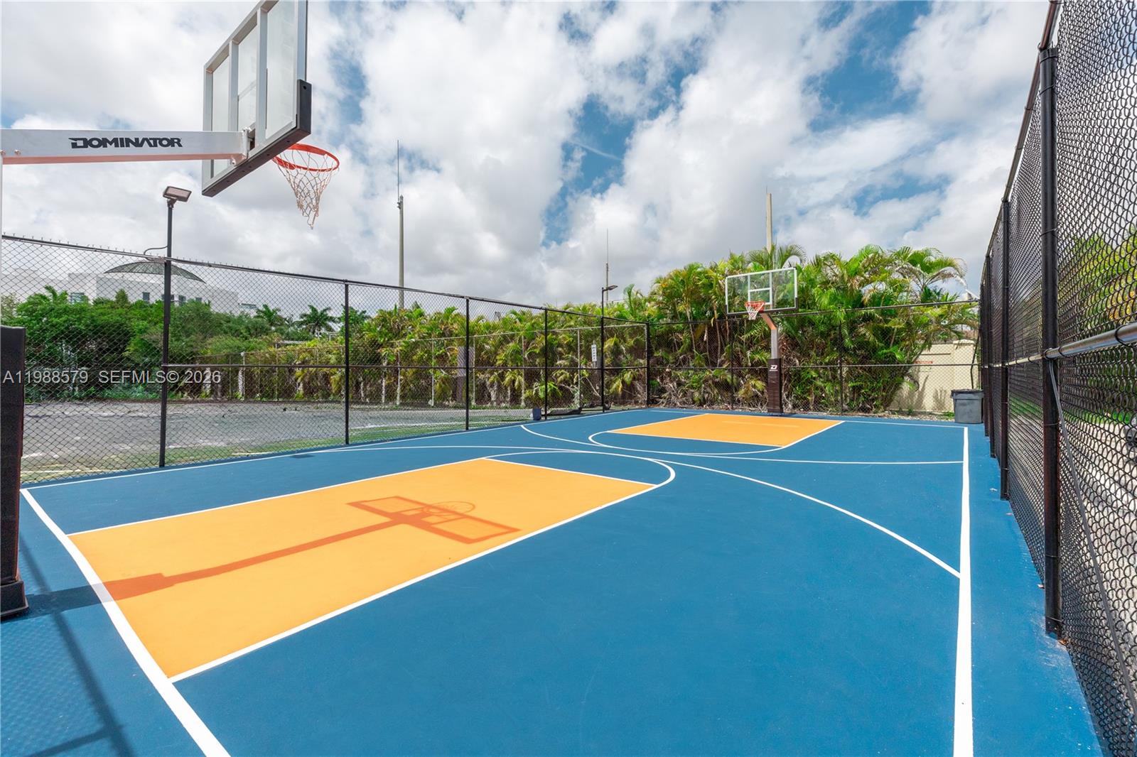 2801 NE 183rd St # 1516W