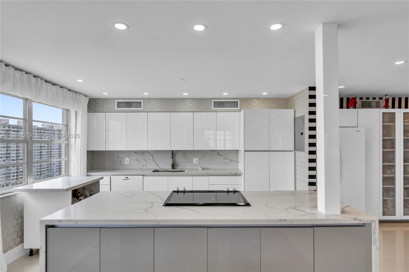 2801 NE 183rd St # 1516W