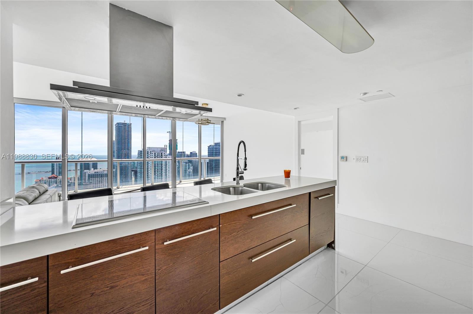 495 Brickell Ave # 5601