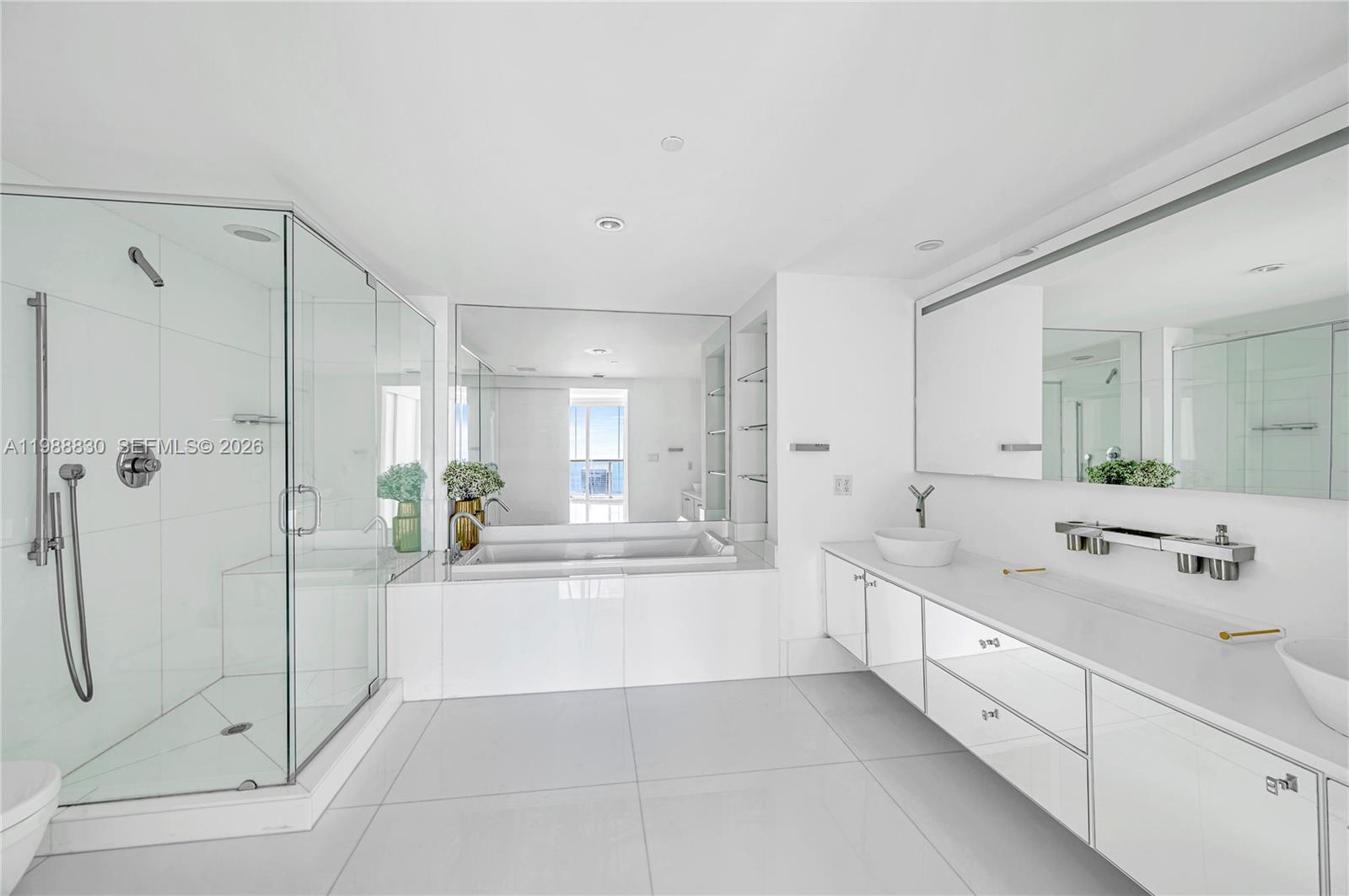 495 Brickell Ave # 5601