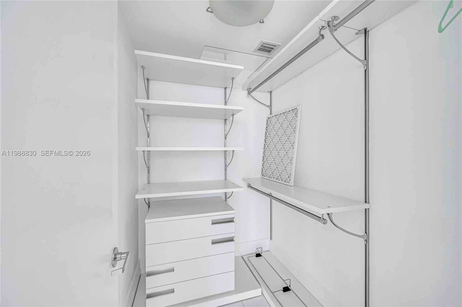 495 Brickell Ave # 5601