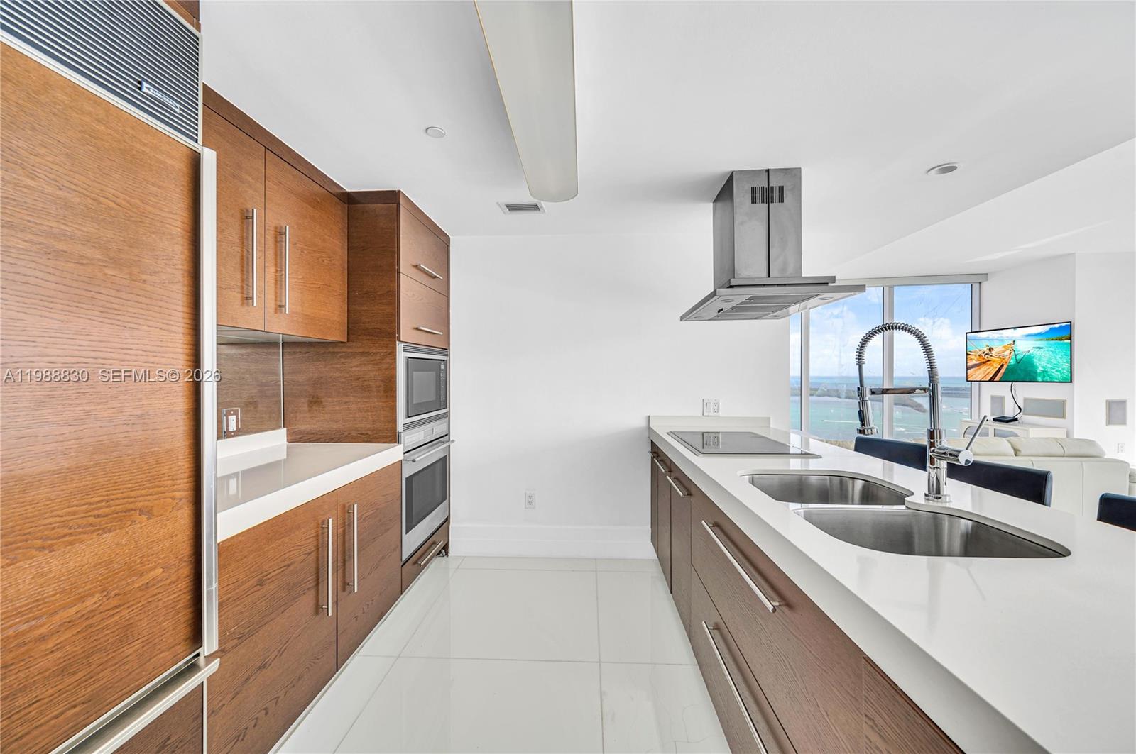 495 Brickell Ave # 5601