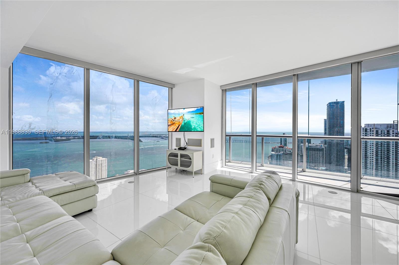 495 Brickell Ave # 5601