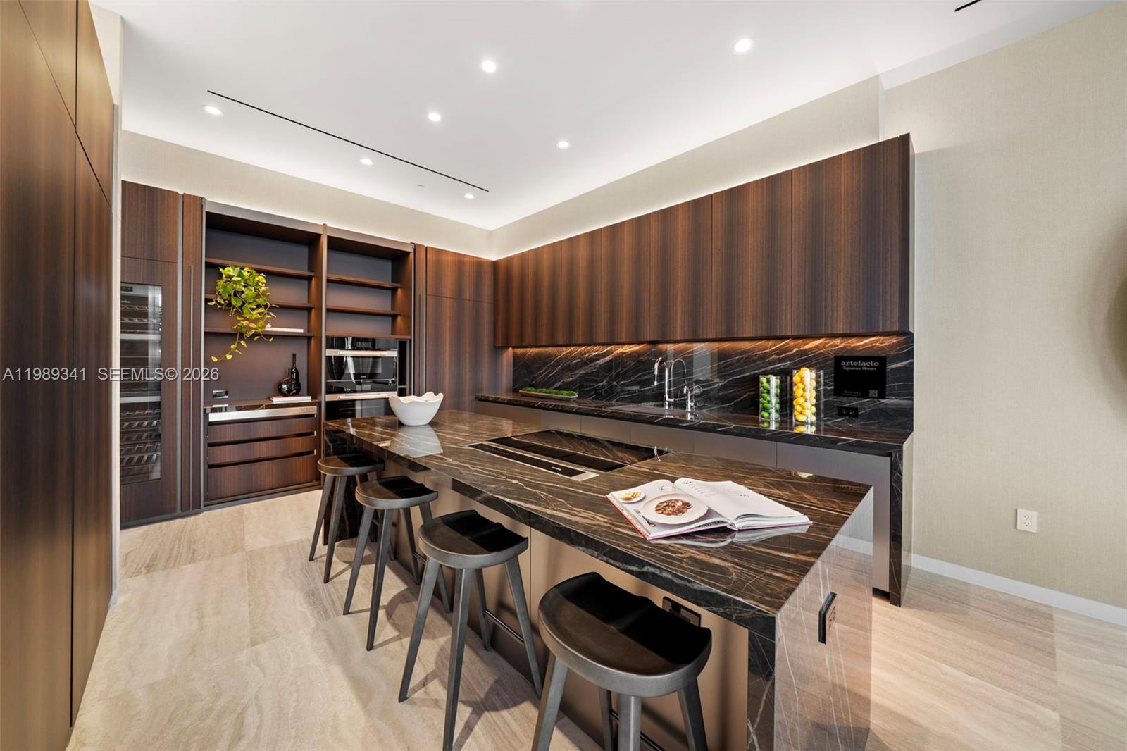 5 Grove Isle Dr Unit: PHS01