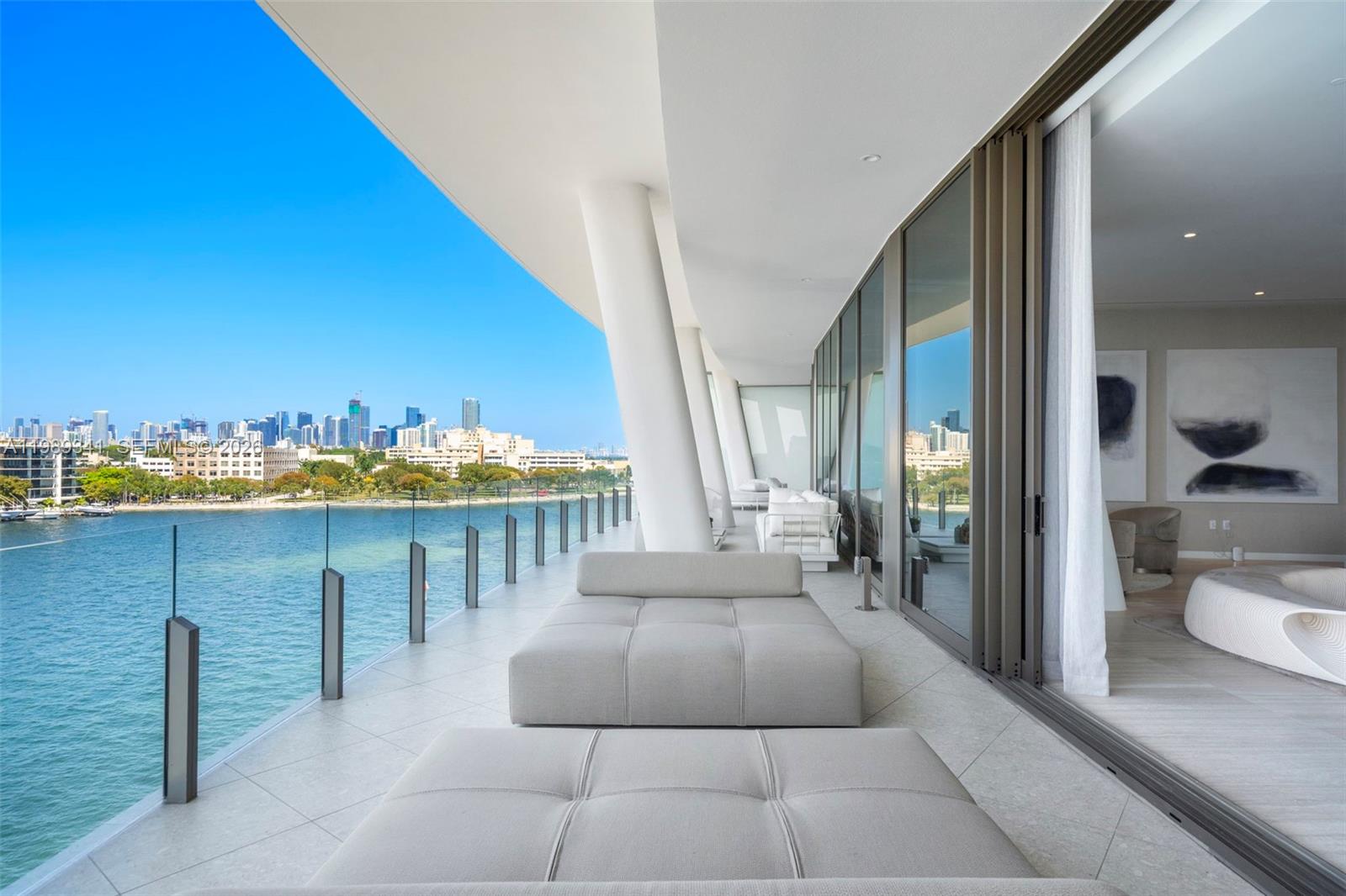 5 Grove Isle Dr Unit: PHS01