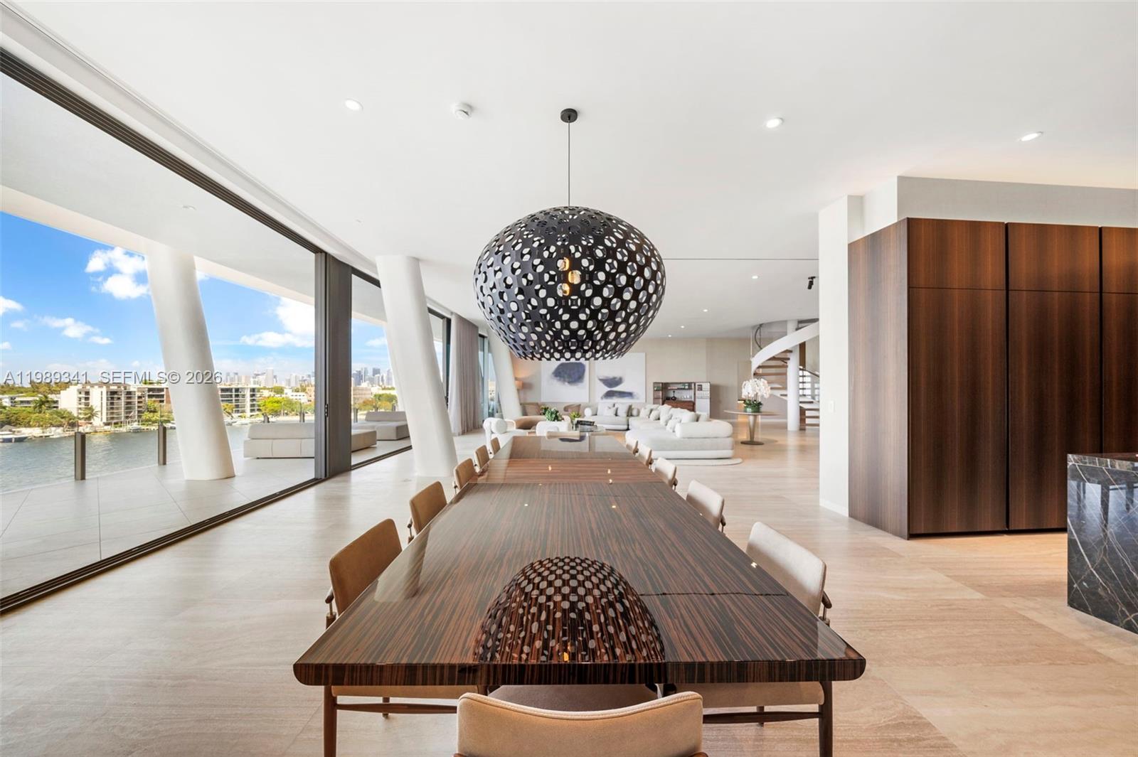 5 Grove Isle Dr Unit: PHS01