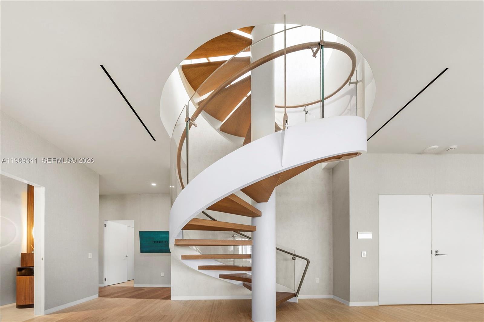 5 Grove Isle Dr Unit: PHS01