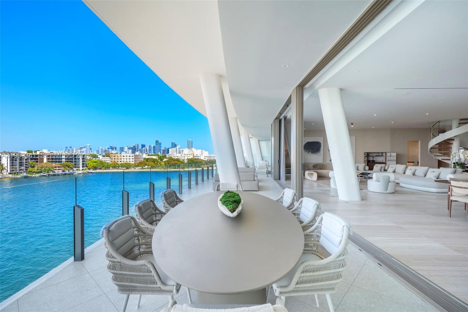 5 Grove Isle Dr Unit: PHS01