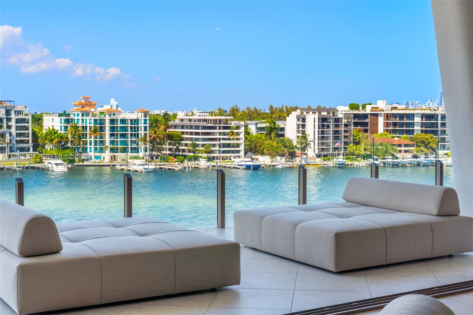 5 Grove Isle Dr Unit: PHS01