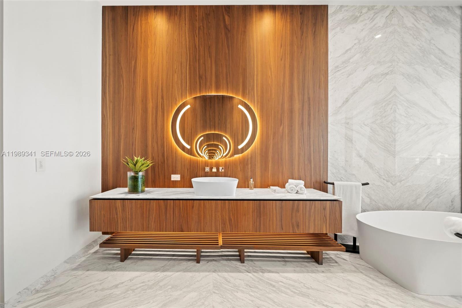 5 Grove Isle Dr Unit: PHS01