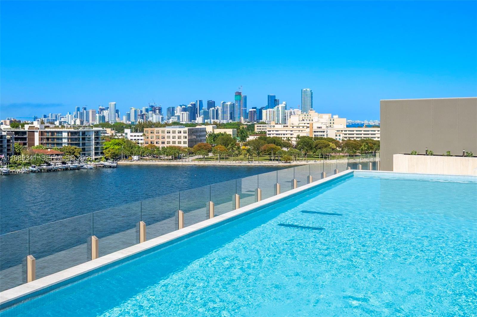 5 Grove Isle Dr Unit: PHS01