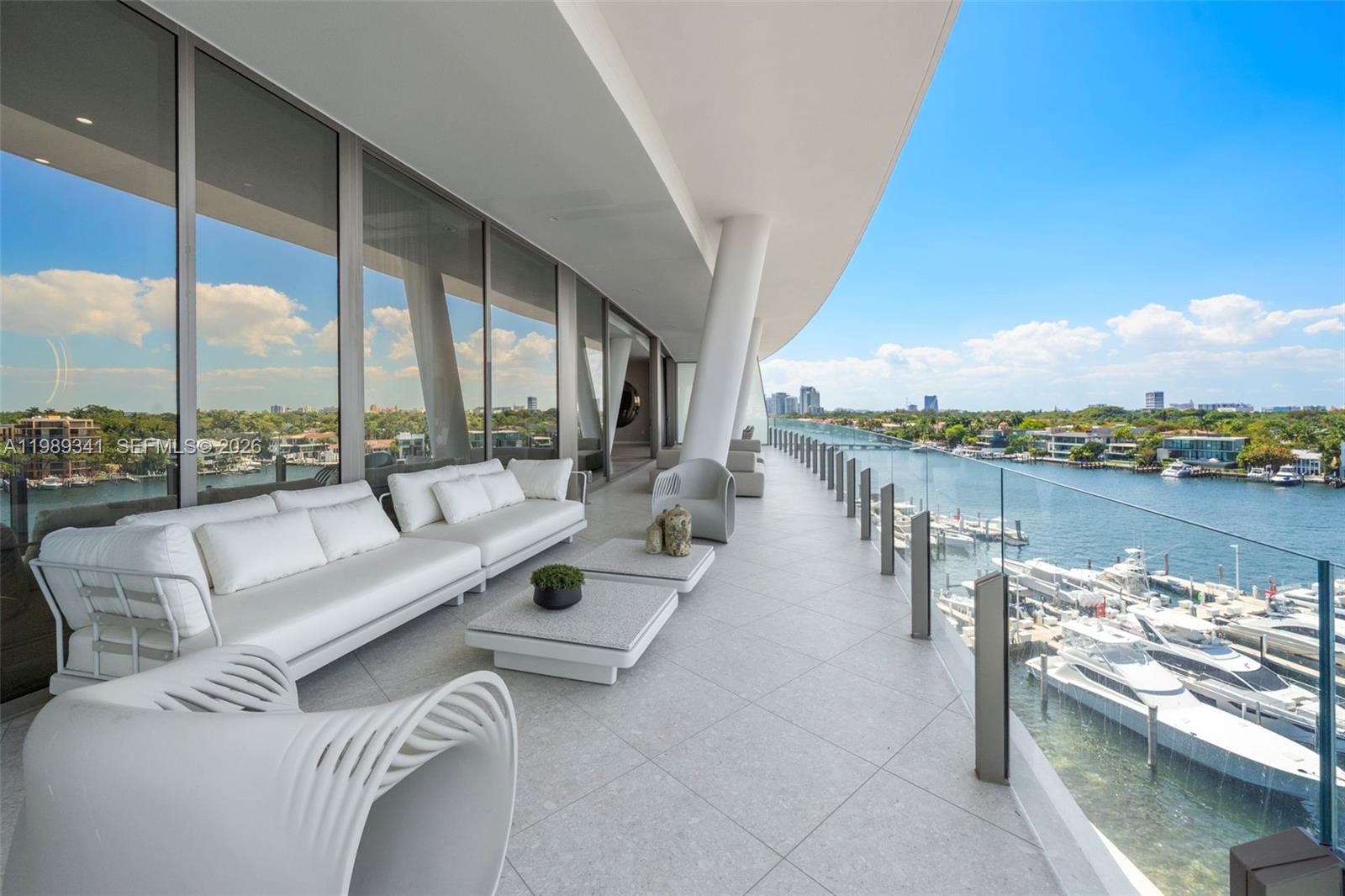 5 Grove Isle Dr Unit: PHS01