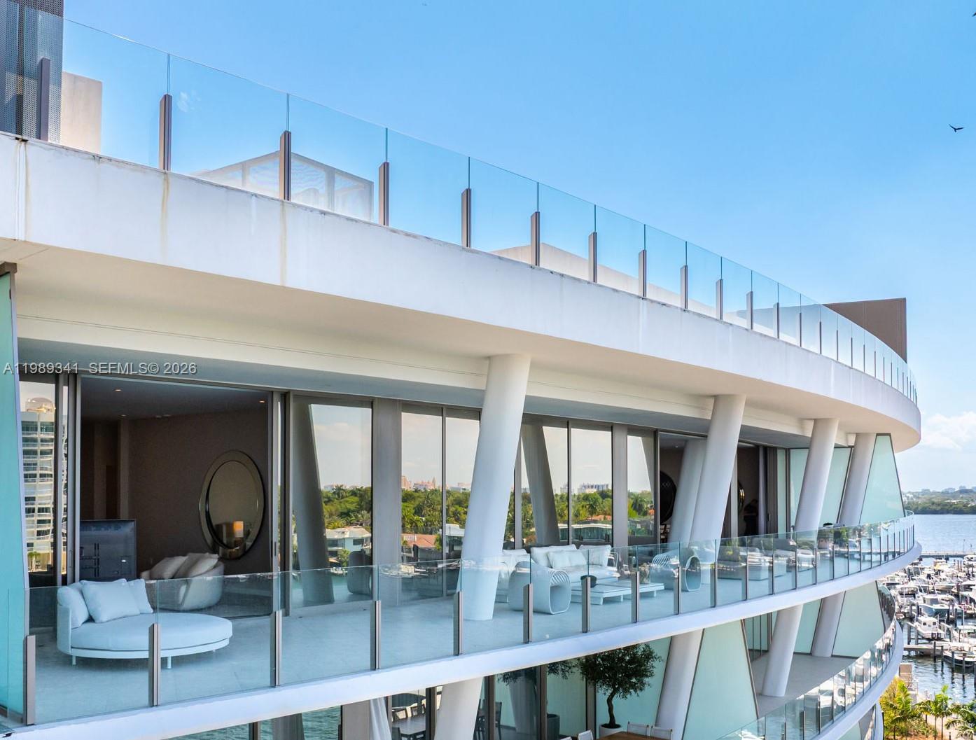 5 Grove Isle Dr Unit: PHS01