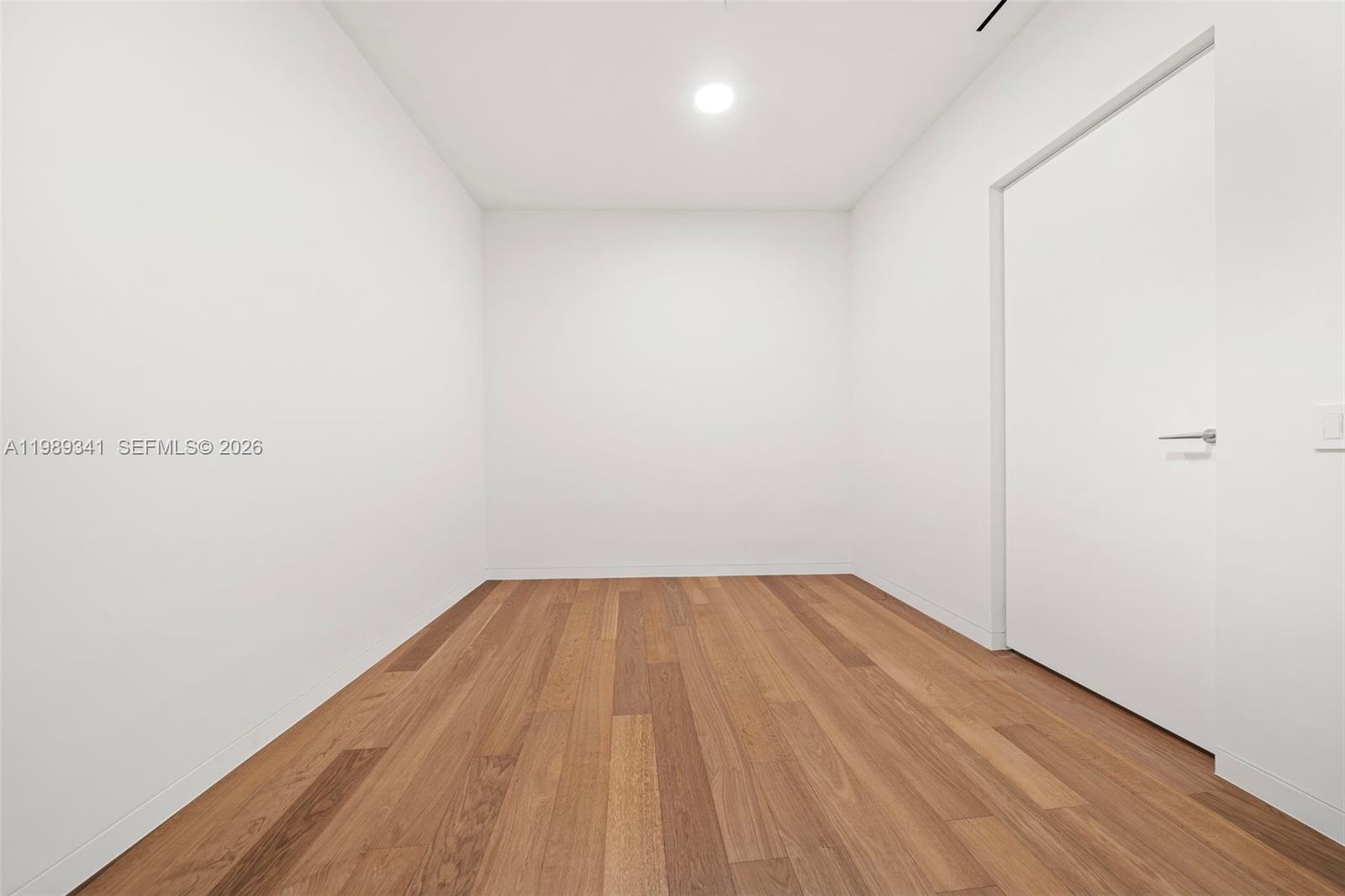 5 Grove Isle Dr Unit: PHS01
