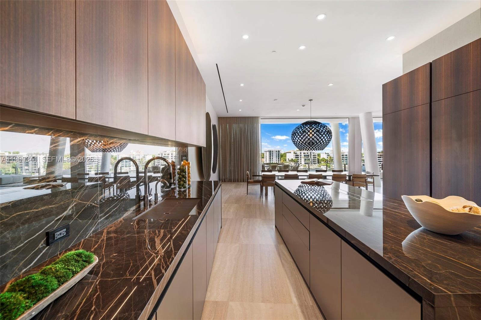 5 Grove Isle Dr Unit: PHS01