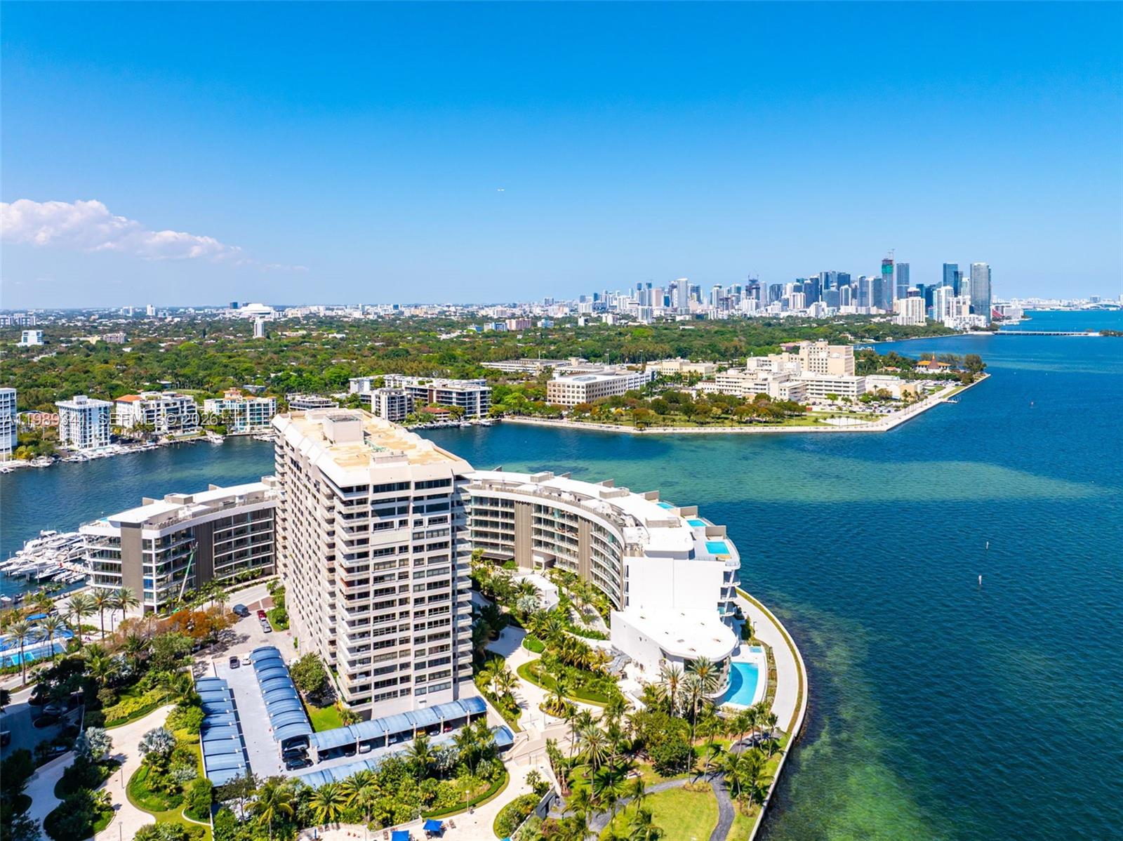 5 Grove Isle Dr Unit: PHS01